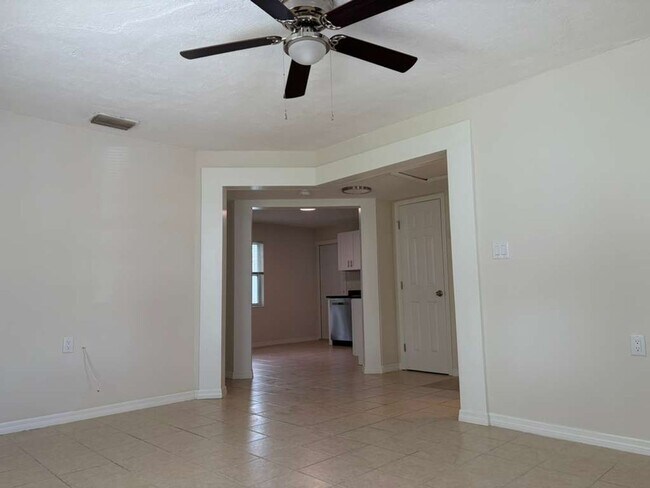 Foto del edificio - 3031 Clinton St S