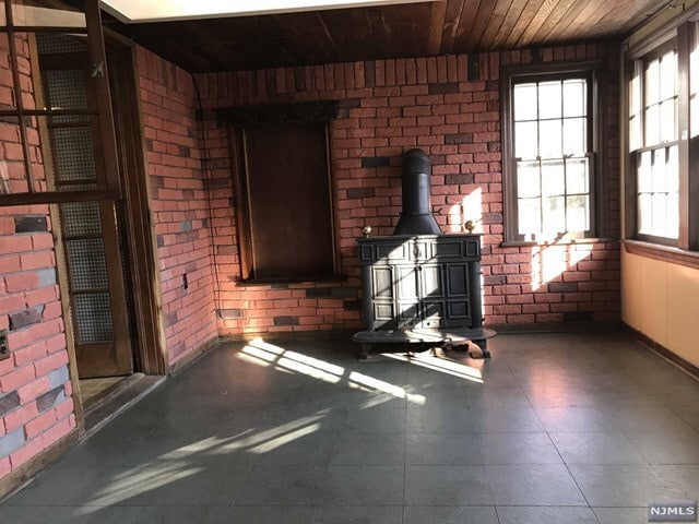 Building Photo - 241 Pascack Rd