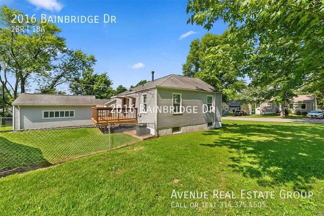 Building Photo - 2016 Bainbridge Dr