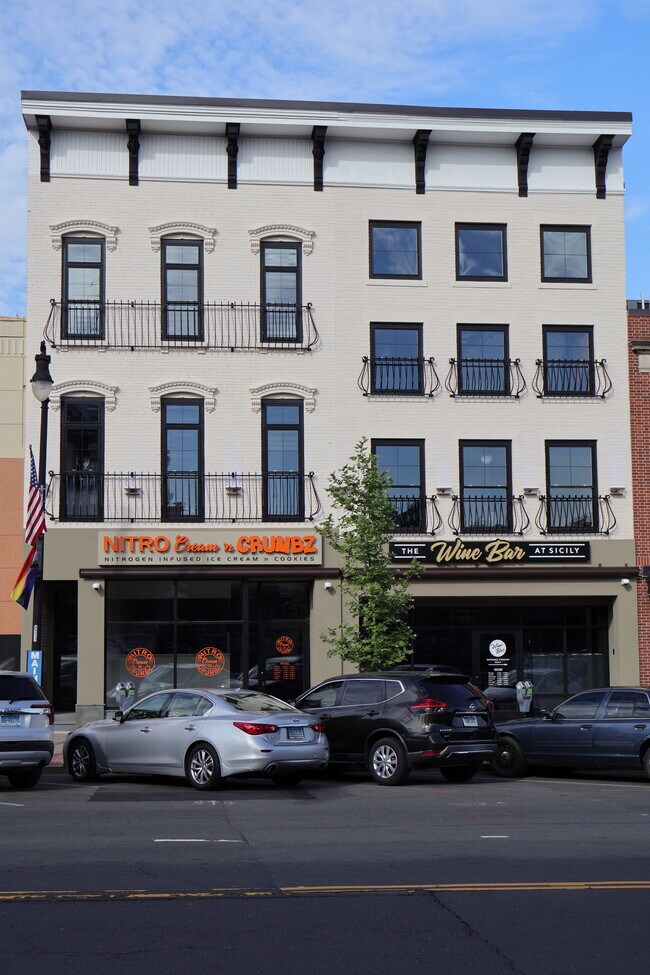 424 Main Street Luxury Apartments Apartments in Middletown, CT