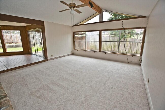 Building Photo - 601 Grey Fox Trail
