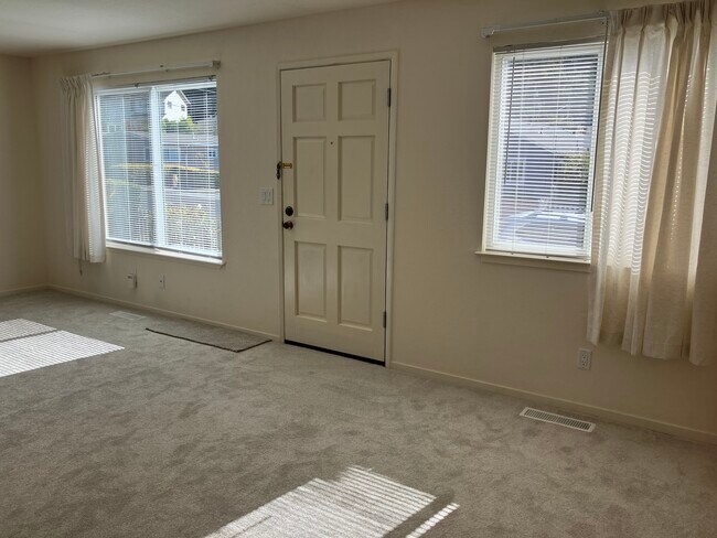 Building Photo - 285 Brighton Rd