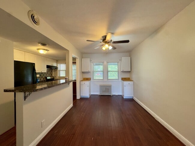 Building Photo - Charming 3 Bedroom/2 Bathroom Townhome in Essex, Baltimore, MD!