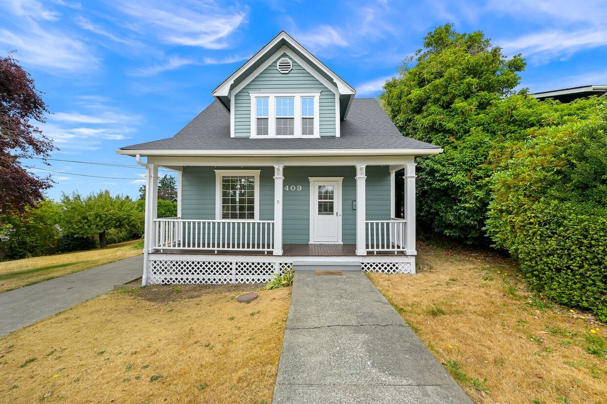 Primary Photo - Large Single Family home with Bonus Room!