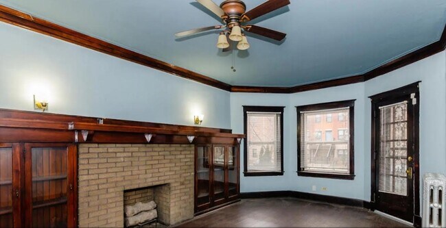 Living Room - 5613 S Calumet Ave