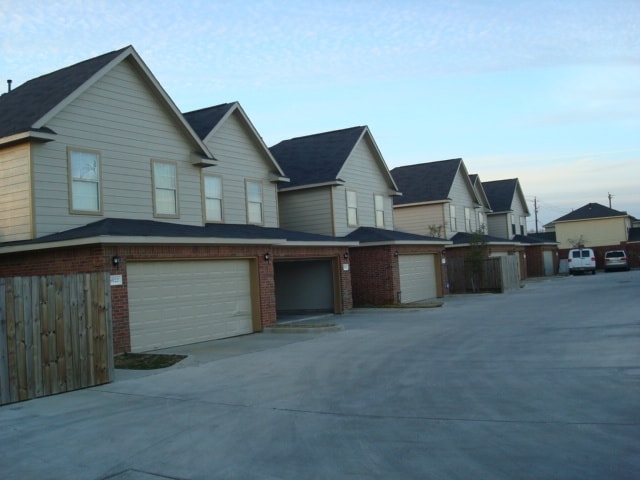  - Palm Trace Townhomes