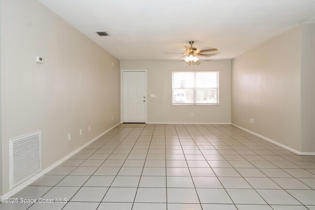 Foto del edificio - 2252 SE Berkshire Blvd