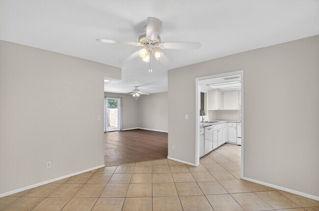 Foto del edificio - Modern Updated Tempe Townhome Near ASU & Downtown with Resort-Style Amenities