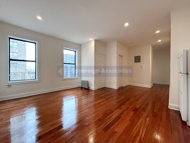 Foto del edificio - 935 St Nicholas Ave