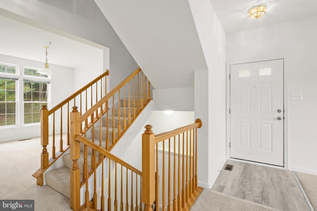 Primary Photo - 6391 Stockbridge Overlook Ct