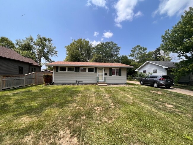 Foto del edificio - 3 bedroom house