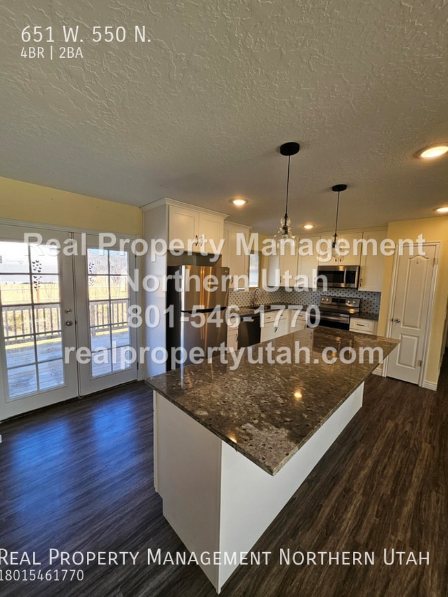 Building Photo - 651 W 550 N