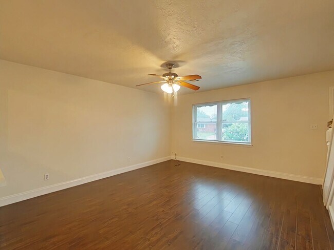 Building Photo - 318 NW 62nd St
