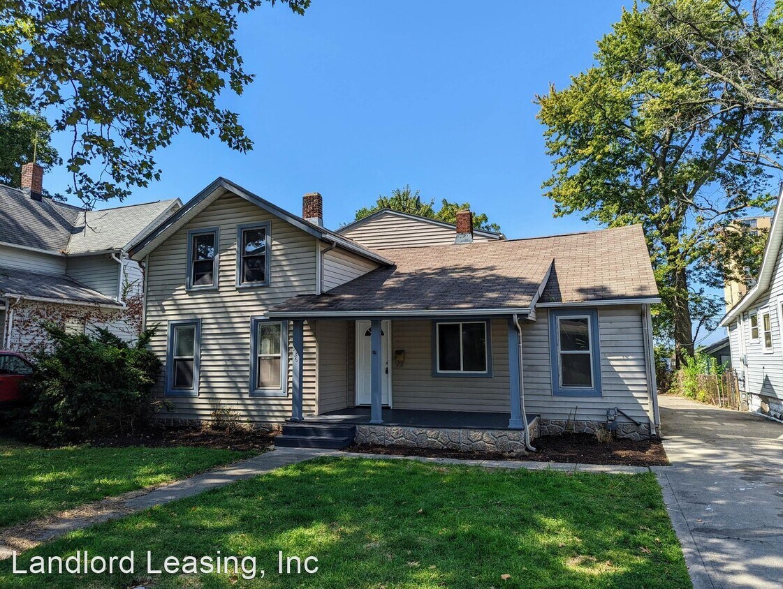 3 br, 1.5 bath House 326 W. 8th Street House Rental in Lorain, OH
