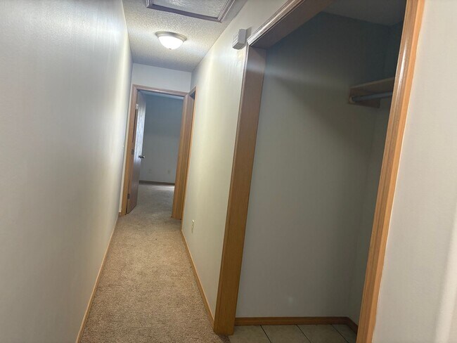 Foto del edificio - 348-350 N Richmond