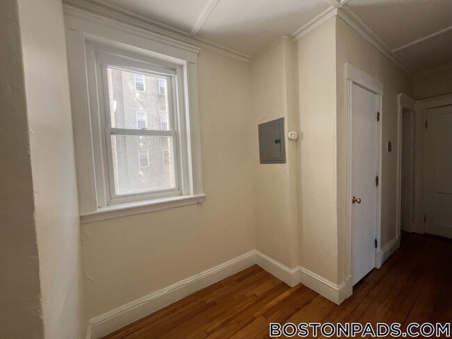 Building Photo - 1179 Boylston St