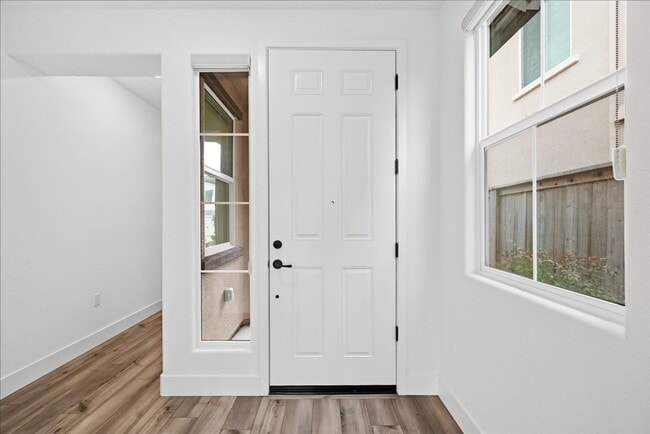 Building Photo - 4328 Greenshank Cir