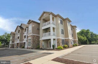 Building Photo - 437 Highland Ests