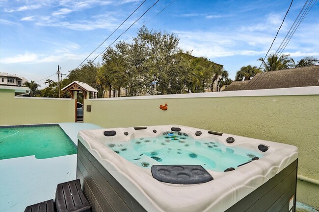 Photo - 810 Bamboo Ln House