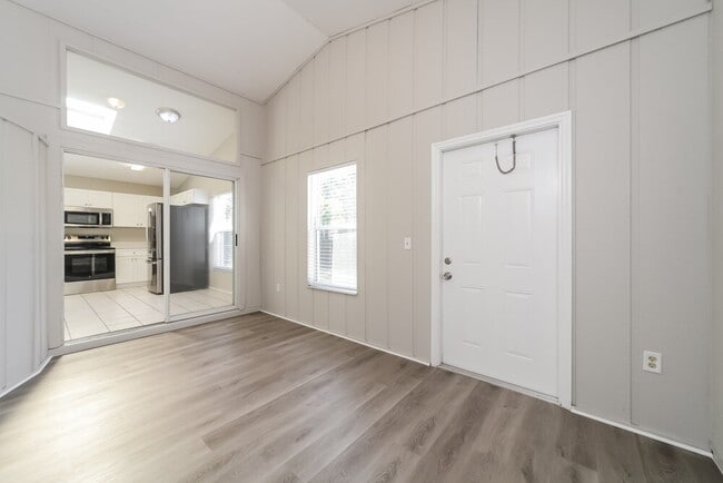 Foto del edificio - 224 Kingshill Ct SE