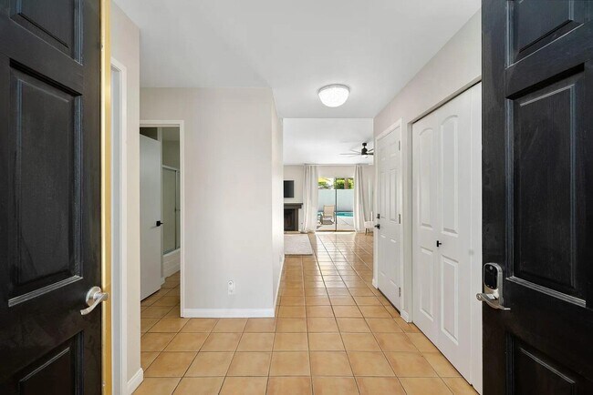 Foto del edificio - 864 S Mountain View Dr