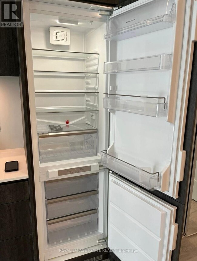 Building Photo - 470 Front St W