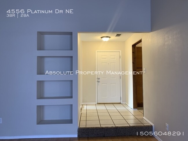 Building Photo - Beautiful 3 bedroom off Northern and 528