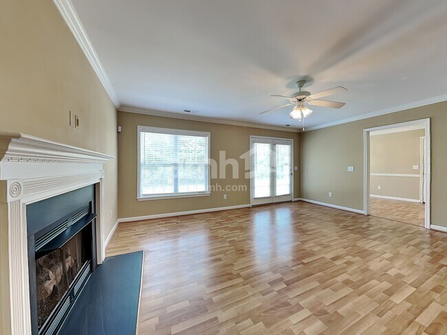 Building Photo - 3933 Garden Creek Dr