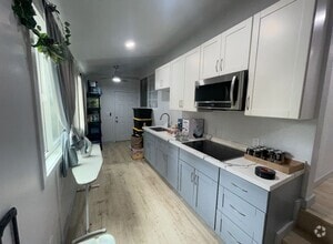 Building Photo - 5080 Hanawai St