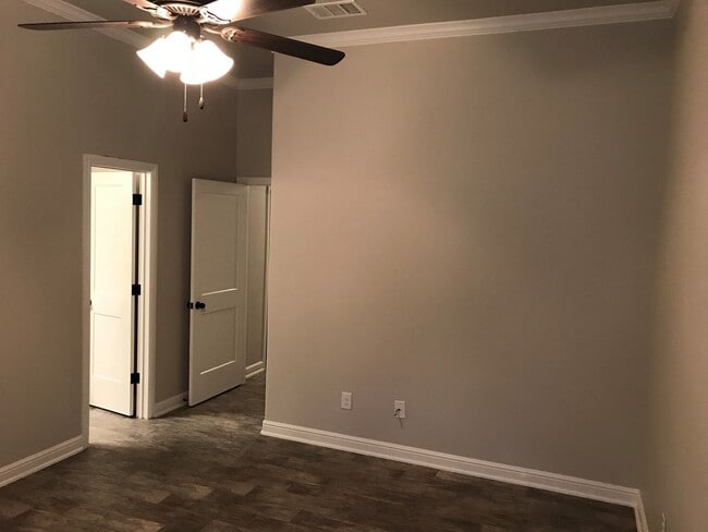 Foto del edificio - Spacious 3 Bed / 2 Bath Duplex in Trimmier...