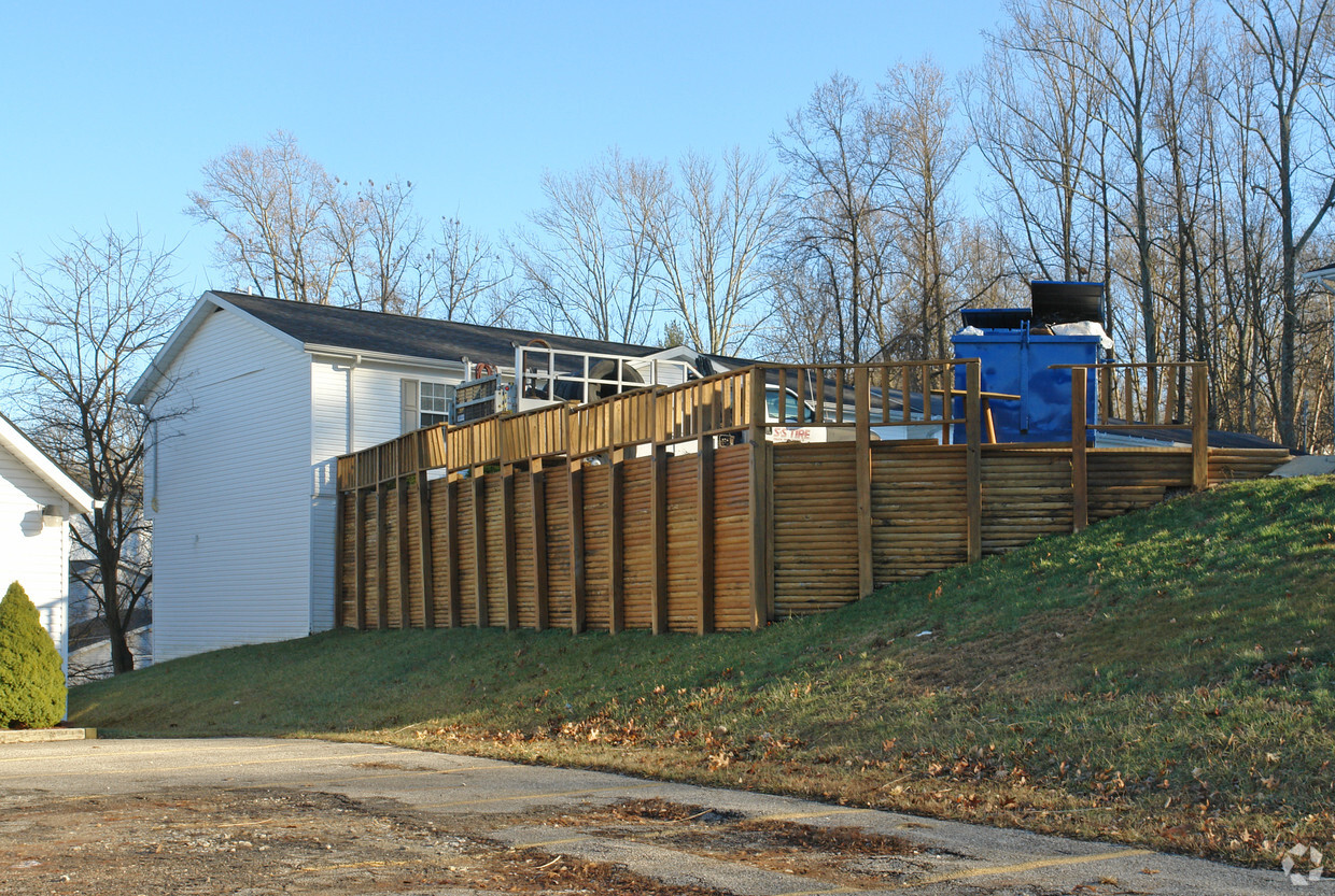 Building Photo - East Pea Ridge Mall Apartments