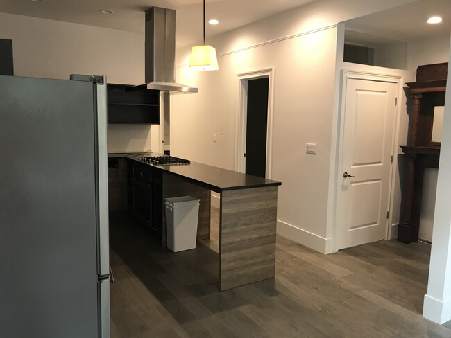 Foto del edificio - 2854 N Racine Ave