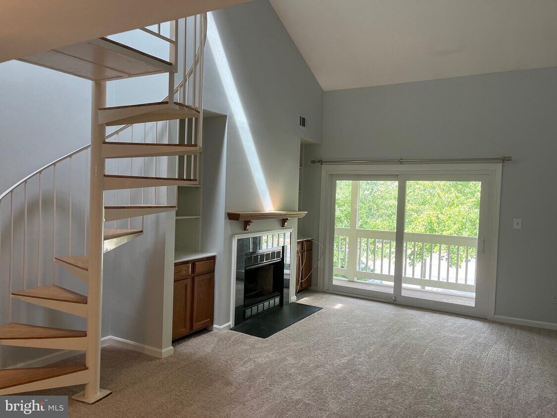 10206 Ashbrooke Ct Unit 16, Oakton, VA 22124 Room for Rent in Oakton