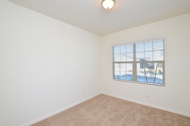 Foto del edificio - 333 White Sands Dr
