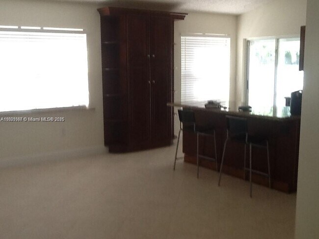 Foto del edificio - 24 Gables Blvd
