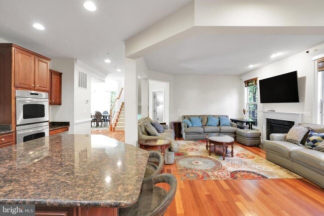 Foto del edificio - 3037 Moore Ln