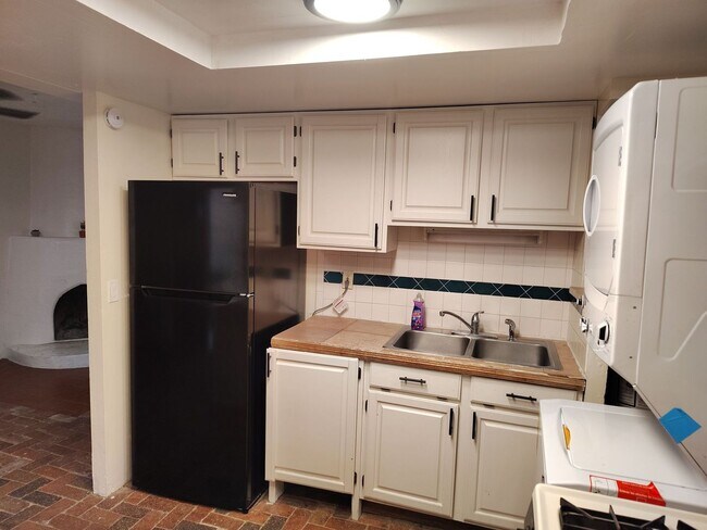 Foto del edificio - Charming Furnished Casita — 1BR/1BA with P...