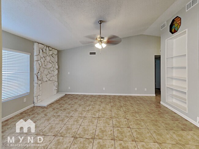 Building Photo - 5029 N 71st Ave