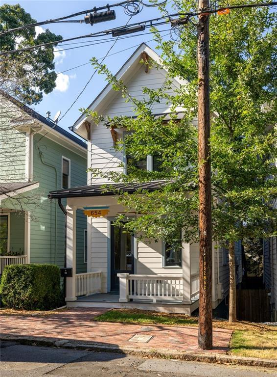 Foto del edificio - 654 Woodward Ave SE