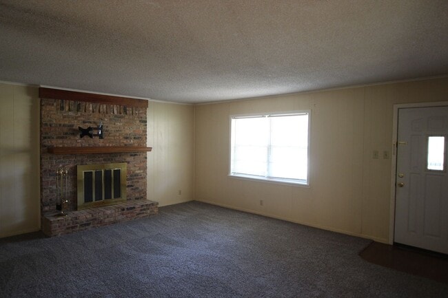 Building Photo - 1536 Crockett Dr