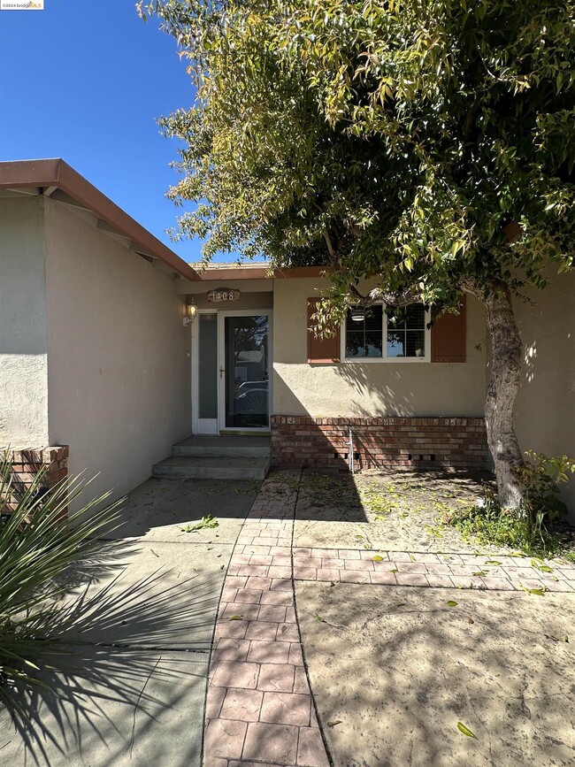 Building Photo - 1408 Aster Dr