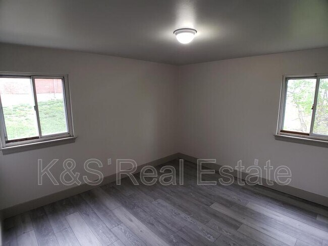 Foto del edificio - 721 Memory Ln