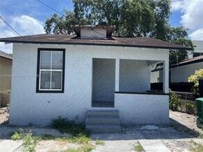 Building Photo - 1800 SW 3rd St