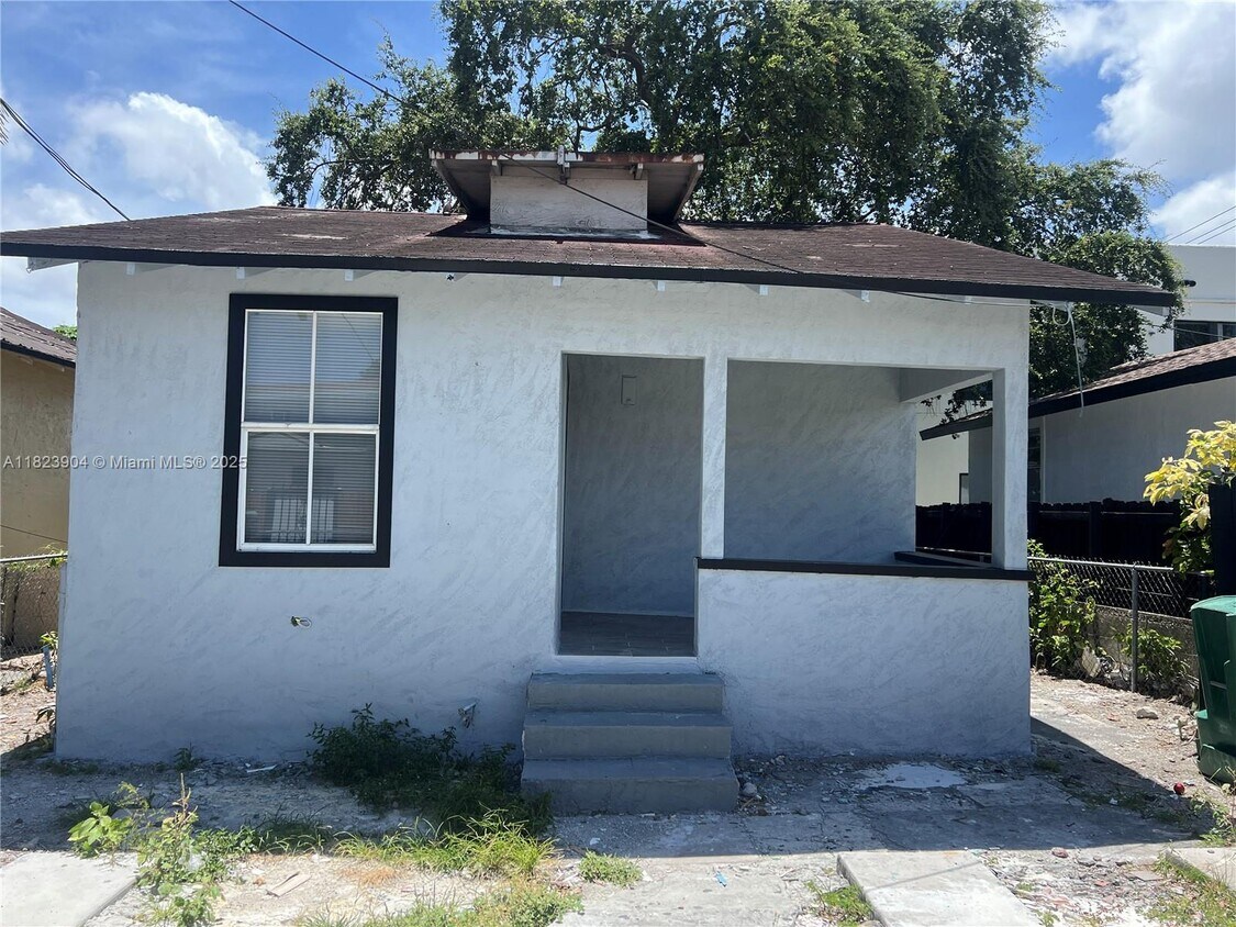 Foto principal - 1800 SW 3rd St