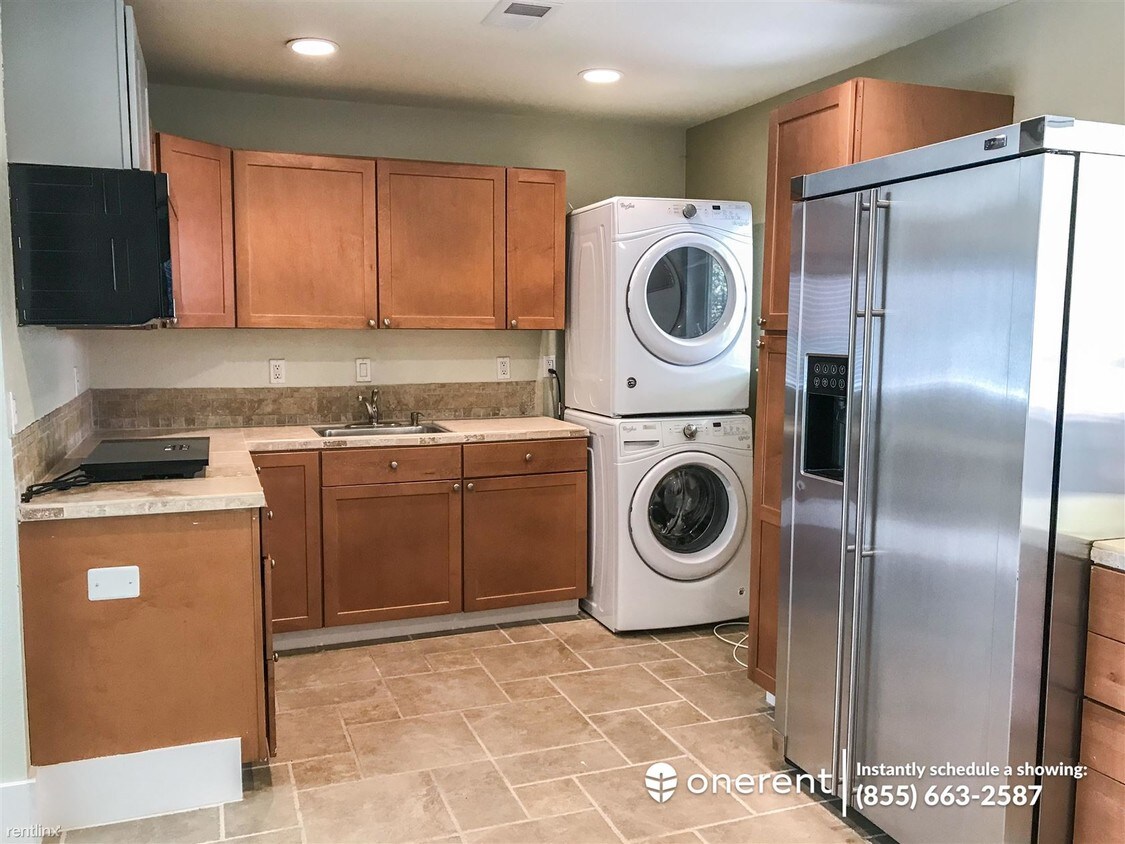 Foto principal - 2700 Cherry Ln