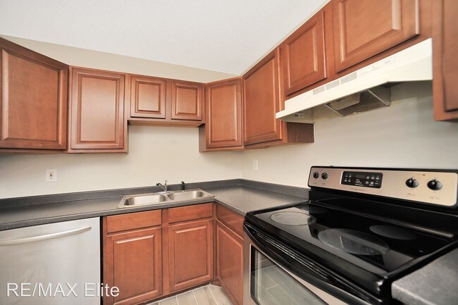 Building Photo - 2 br, 1 bath House - 1427 MacKay Ave SE