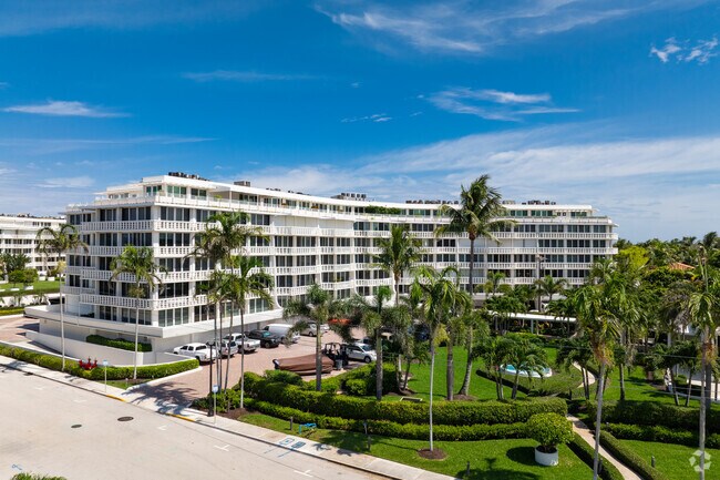 Building Photo - Sun & Surf West