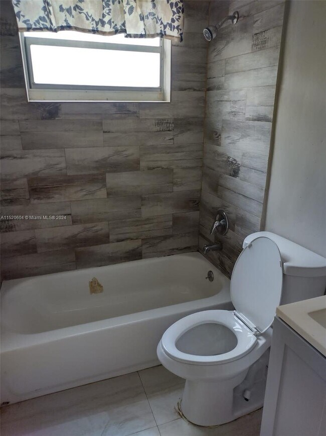 Foto del edificio - 1777 Ali Baba Ave