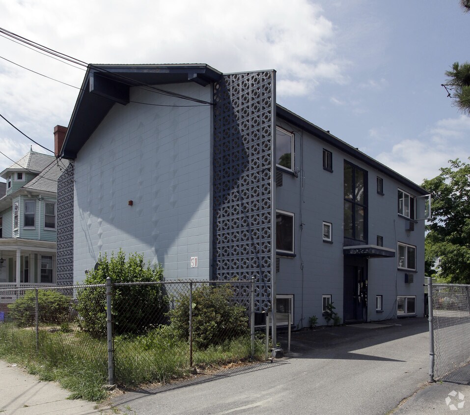 Primary Photo - 51 Adelaide Ave