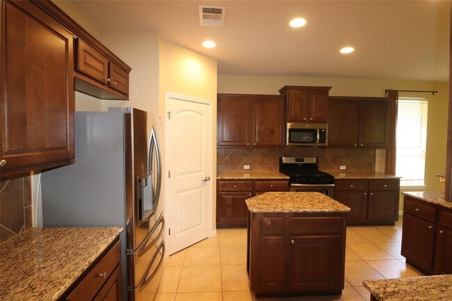 Foto del edificio - 9624 Sawyer Fay Ln